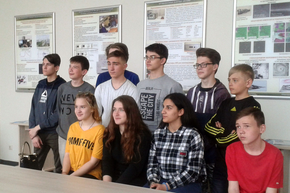 День открытых дверей в ИАиЭ СО РАН. Школа № 138 День открытых дверей в ИАиЭ СО РАН. Школа № 138