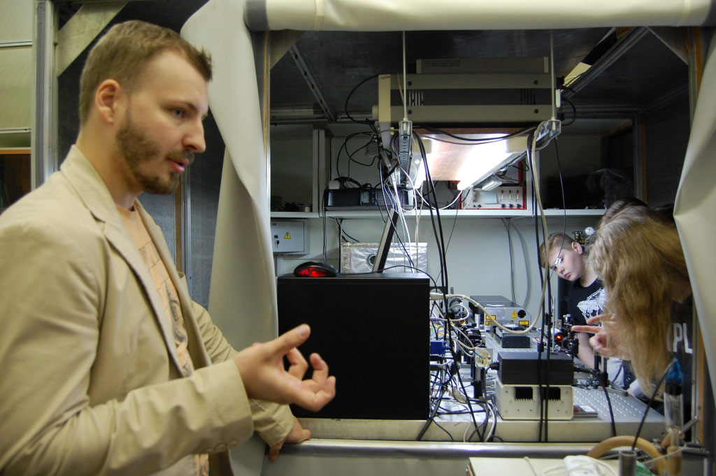 День открытых дверей в ИАиЭ СО РАН. Лаборатория информационной оптики, Н.А. Николаев День открытых дверей в ИАиЭ СО РАН. Лаборатория информационной оптики, Н.А. Николаев