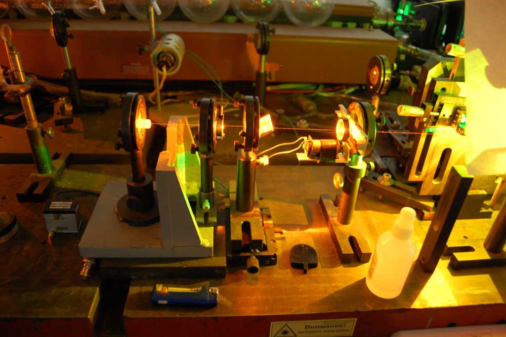 День открытых дверей в ИАиЭ СО РАН. Лаборатория физики лазеров День открытых дверей в ИАиЭ СО РАН. Лаборатория физики лазеров