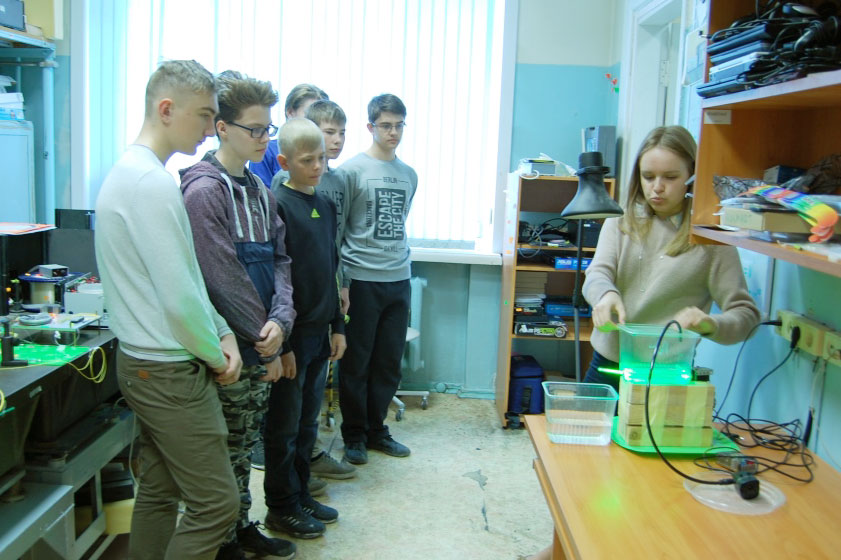 День открытых дверей в ИАиЭ СО РАН. Лаборатория волоконной оптики, А. Ткаченко День открытых дверей в ИАиЭ СО РАН. Лаборатория волоконной оптики, А. Ткаченко