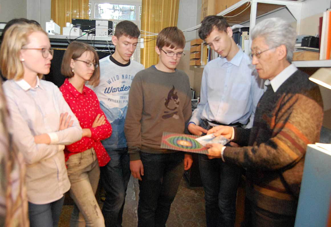 Экскурсия в ИАиЭ СО РАН, лаборатория оптических информационных систем Экскурсия в ИАиЭ СО РАН, лаборатория оптических информационных систем