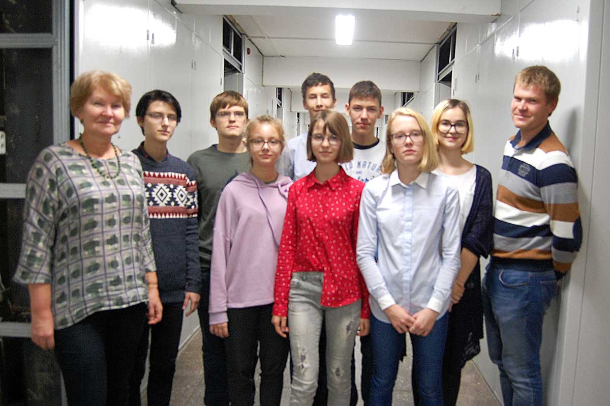 Экскурсия в ИАиЭ СО РАН, 8 класс лицея № 130, И.А. Лобач Экскурсия в ИАиЭ СО РАН, 8 класс лицея № 130, И.А. Лобач