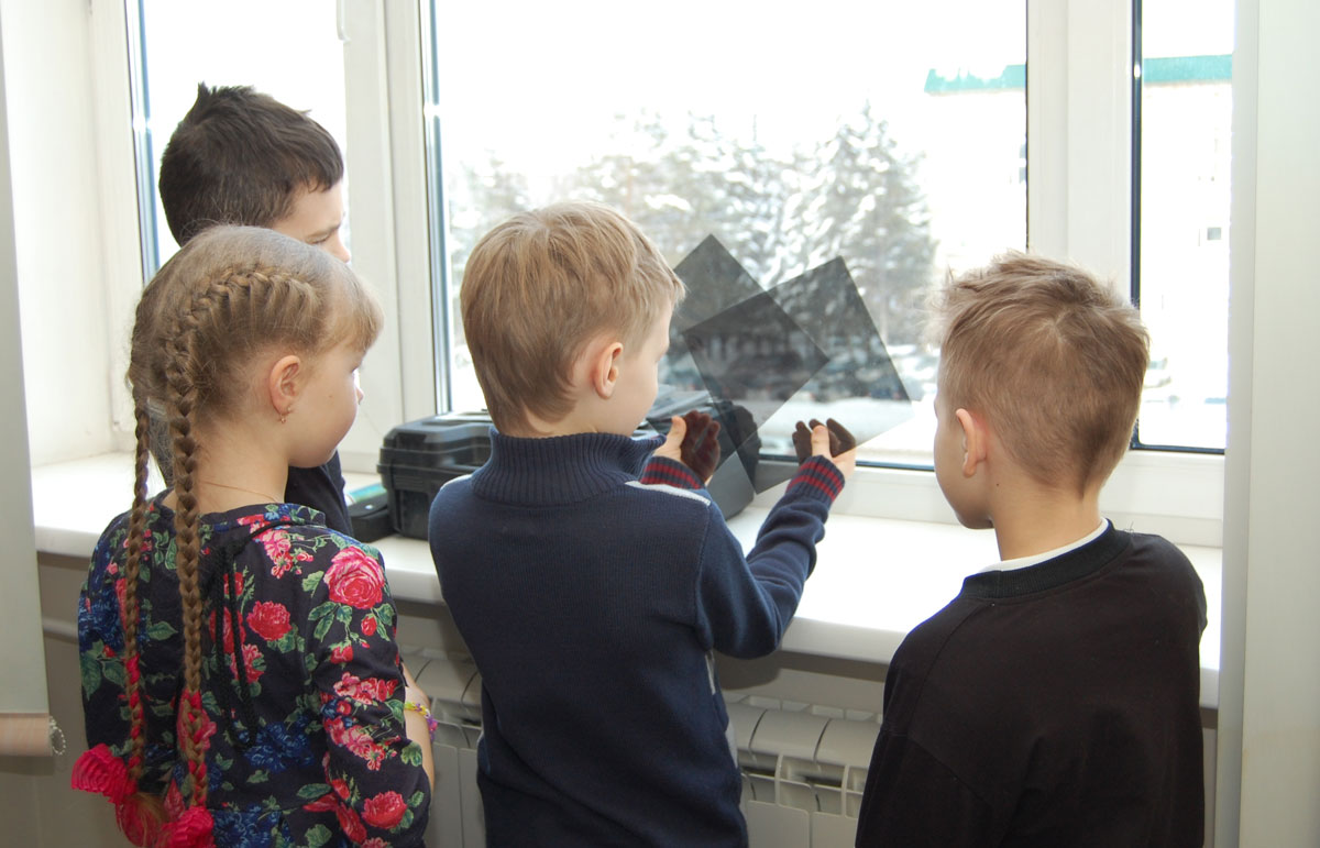 Дни науки в ИАиЭ СО РАН. Оптические опыты Дни науки в ИАиЭ СО РАН. Оптические опыты